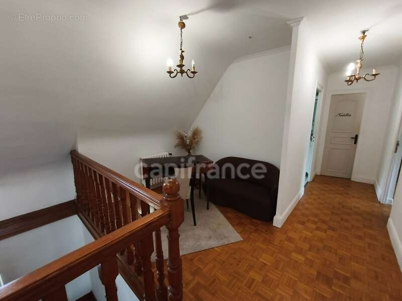 Propriété de caractère avec énorme potentiel + terrain 2200 m2 - photo 9