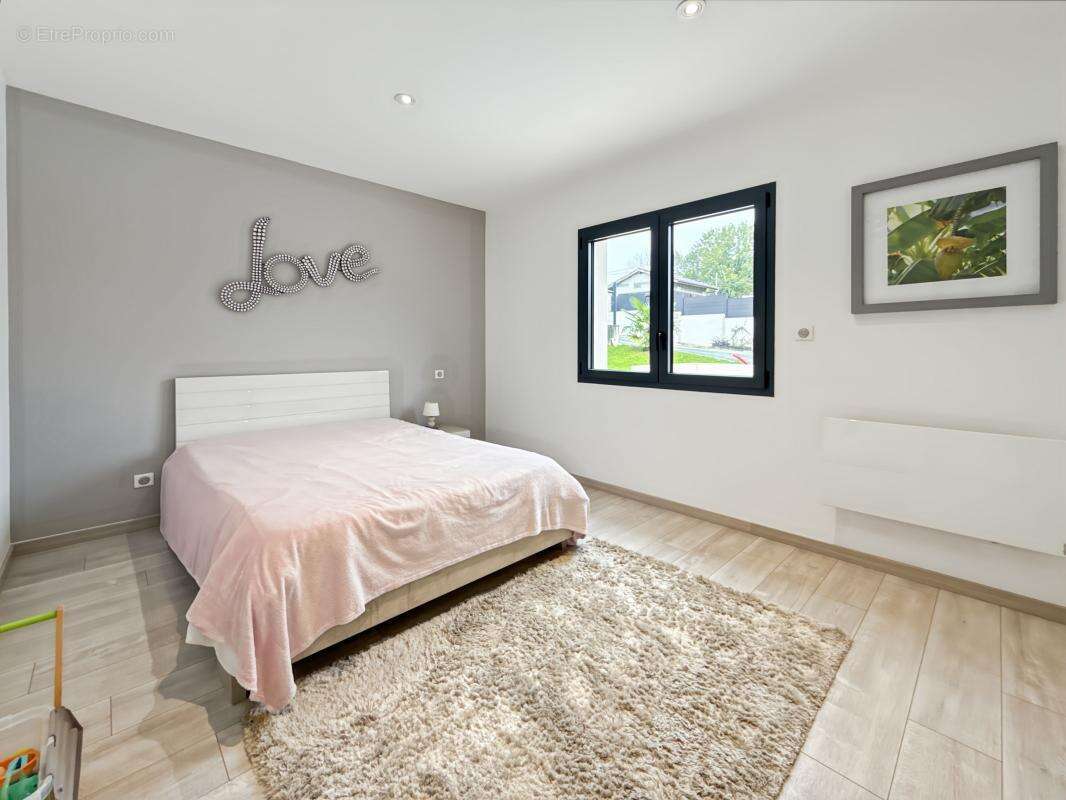 Maison à CHATEAU-L&#039;EVEQUE