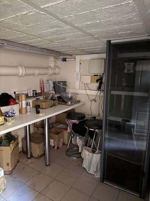 Commerce à SURESNES