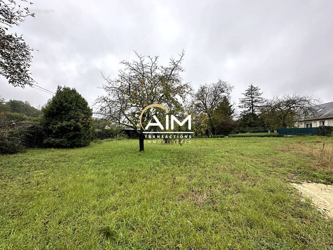 Terrain à MONTLOUIS-SUR-LOIRE