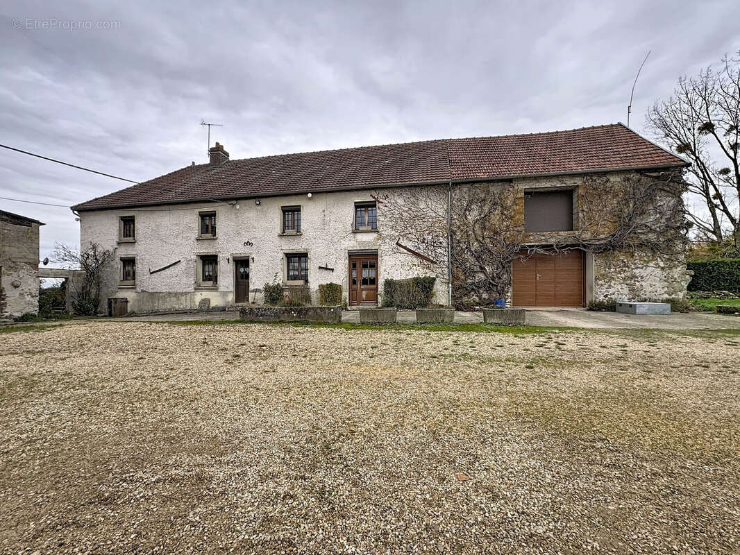 Maison à MONTMIRAIL