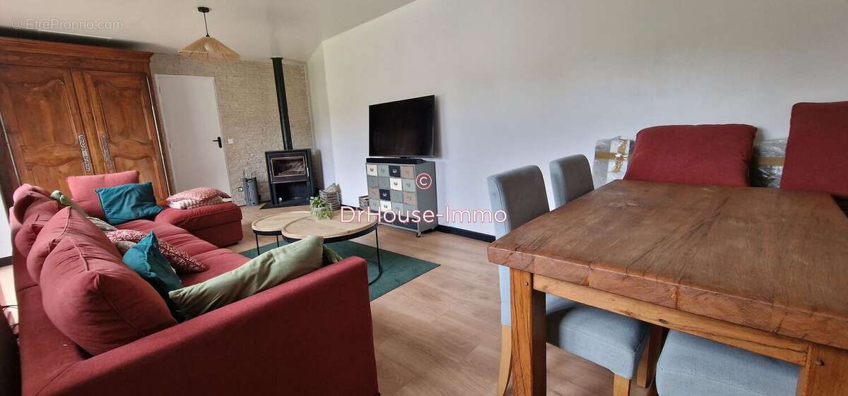 Maison à COURGENARD