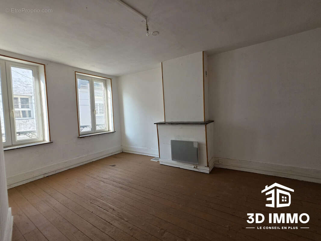 Maison à AVESNES-SUR-HELPE