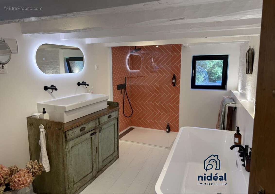 Maison à LE MESNIL-SOUS-JUMIEGES