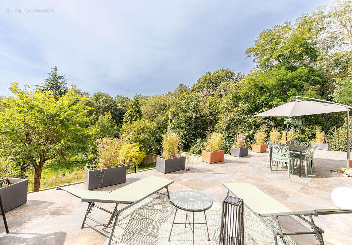 Maison à SAULX-LES-CHARTREUX