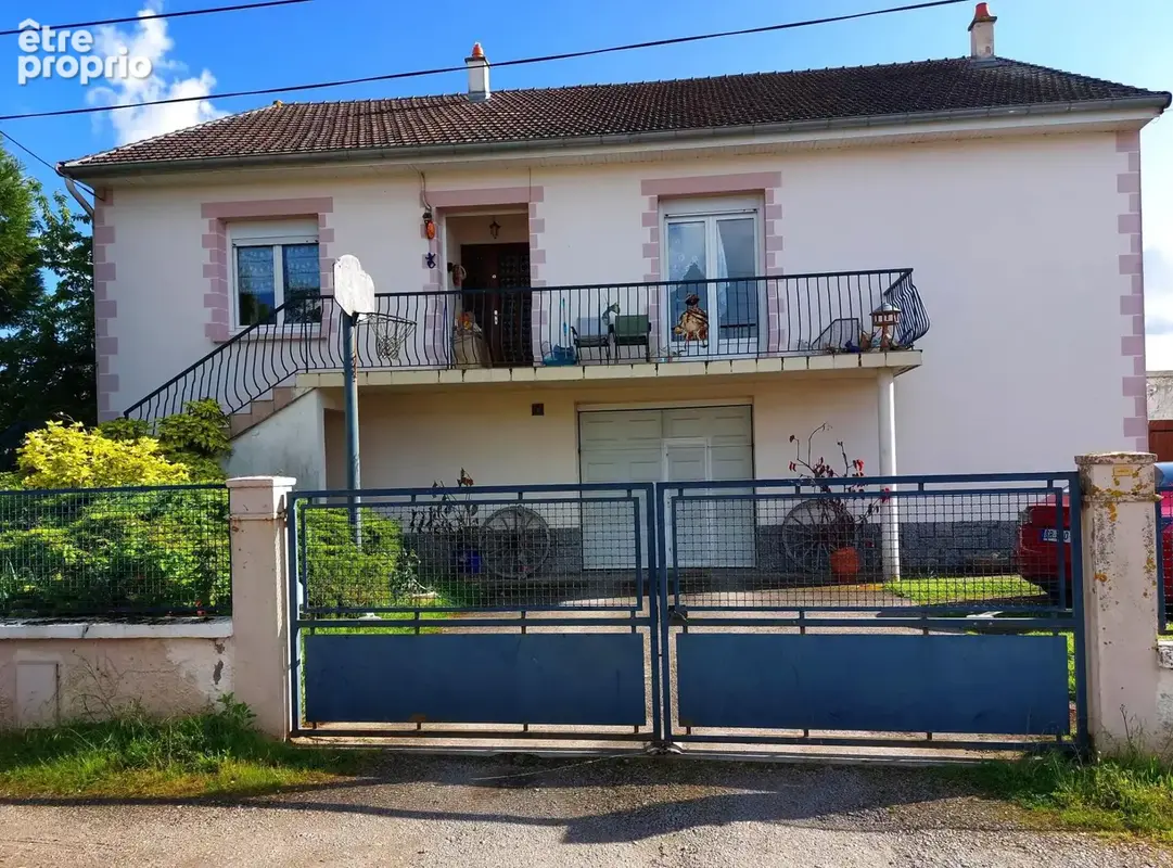 Maison familiale de 213 m2   Yzeure - photo 1