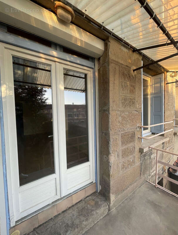 Appartement à SAINT-GENEST-LERPT