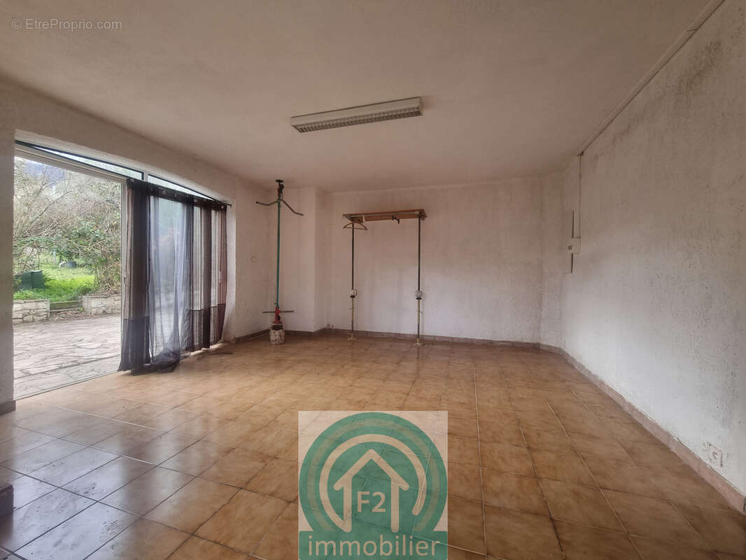 Grande propriété de 190m2 avec 19580m2 de terrain, à Santa Maria Poggio - photo 16