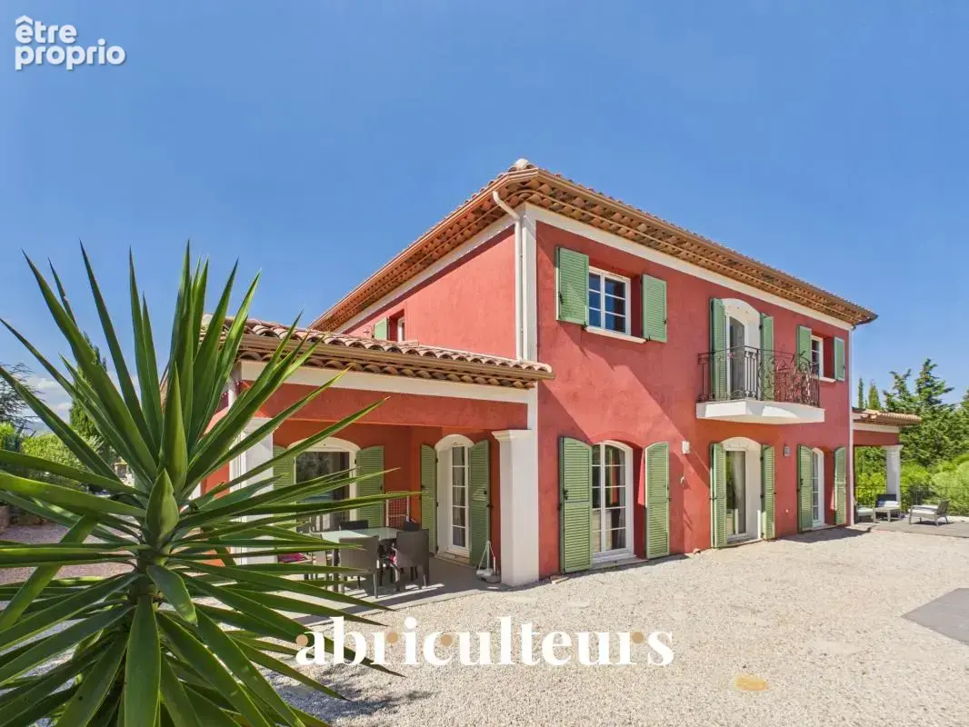 Élégante villa familiale de 250 m² en vente sur Montauroux (83440) - photo 3