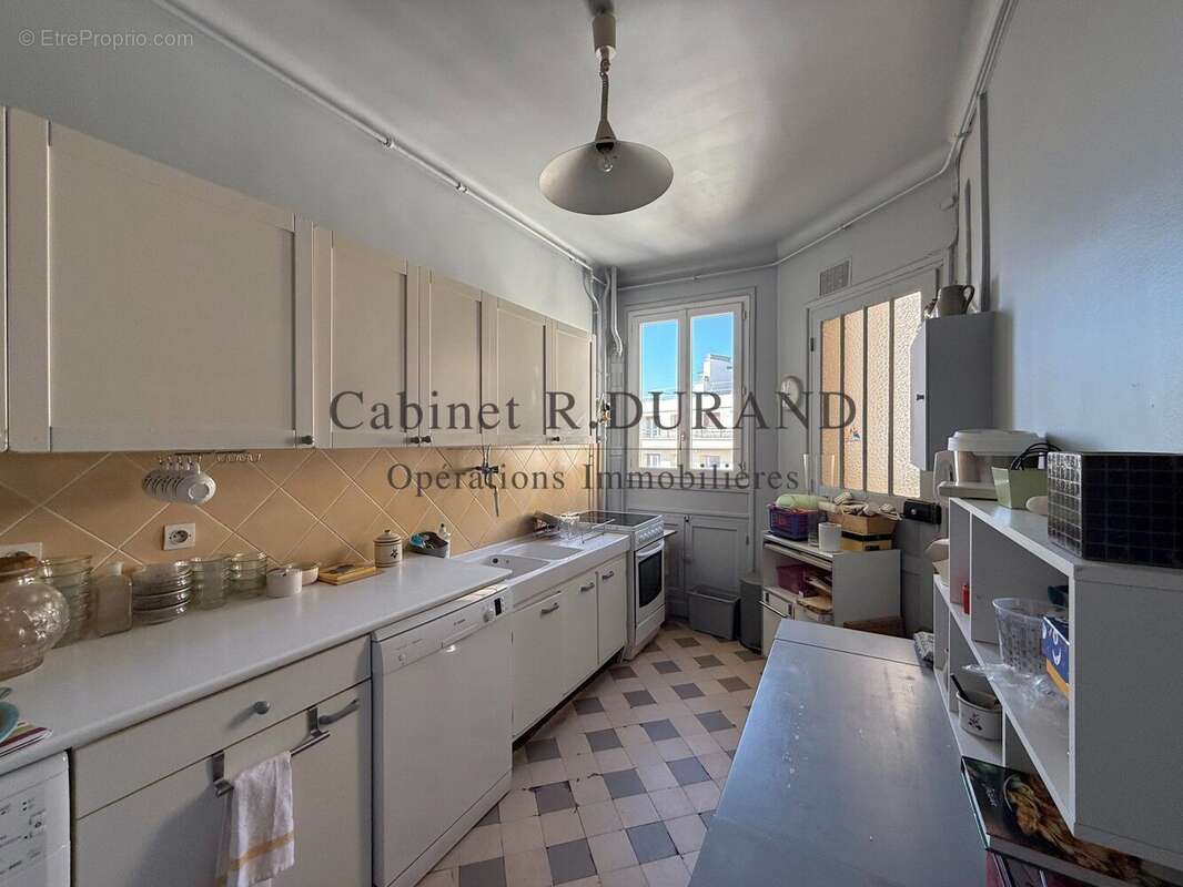 Appartement à LA GARENNE-COLOMBES