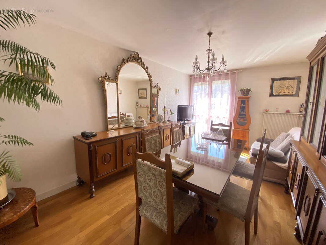 Appartement à SAINT-ETIENNE