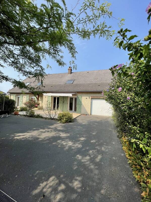 Maison à AVESNES-SUR-HELPE