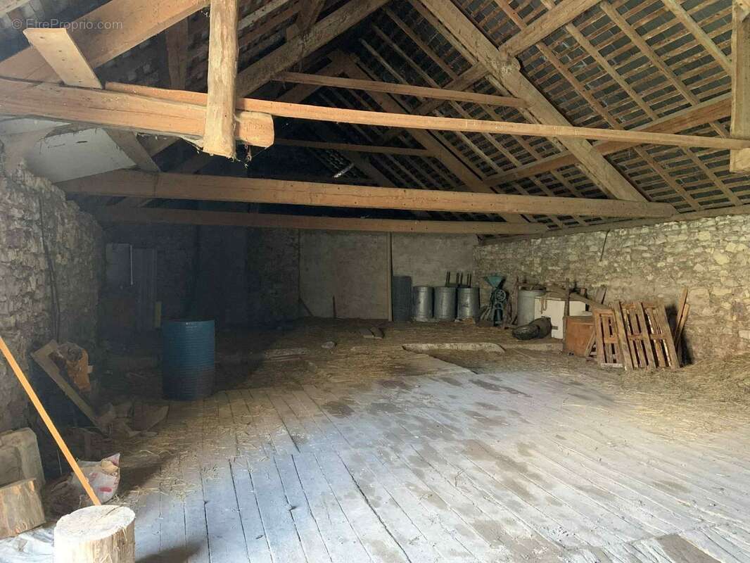 À vendre – Corps de ferme mitoyen à rénover – Lus-la-Croix-Haute (26620) - photo 16
