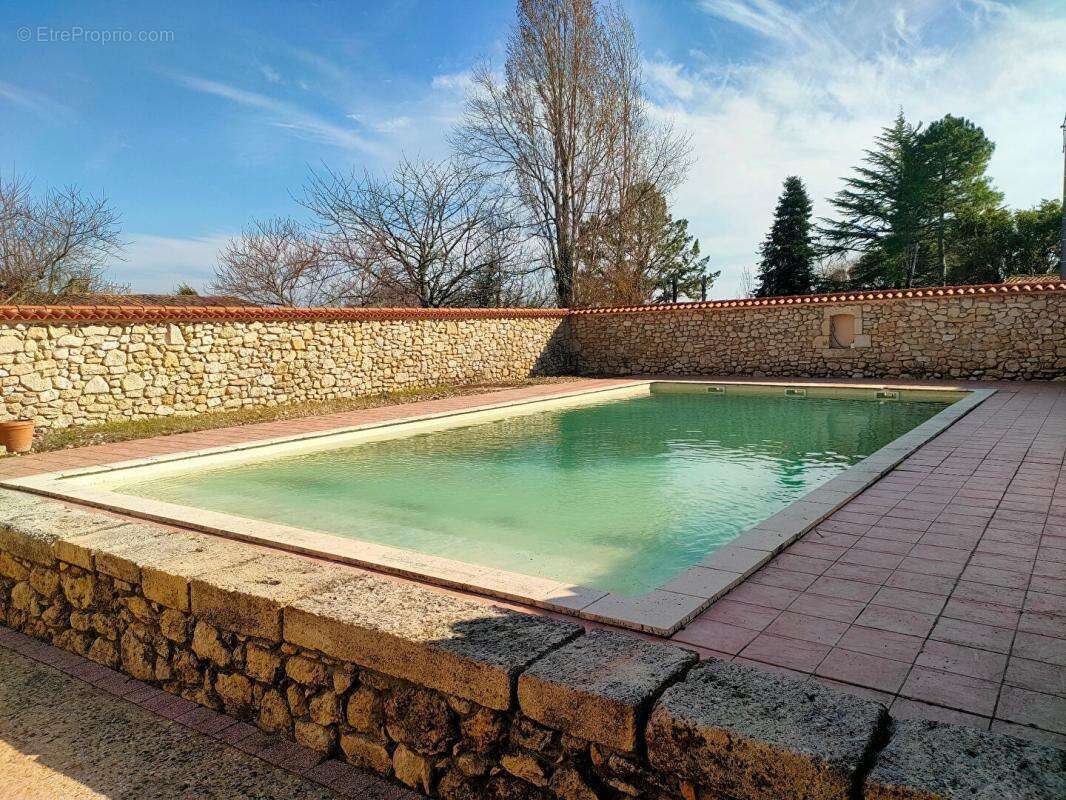 Maisons Pujols 16 pièce(s) 600 m2 - photo 6