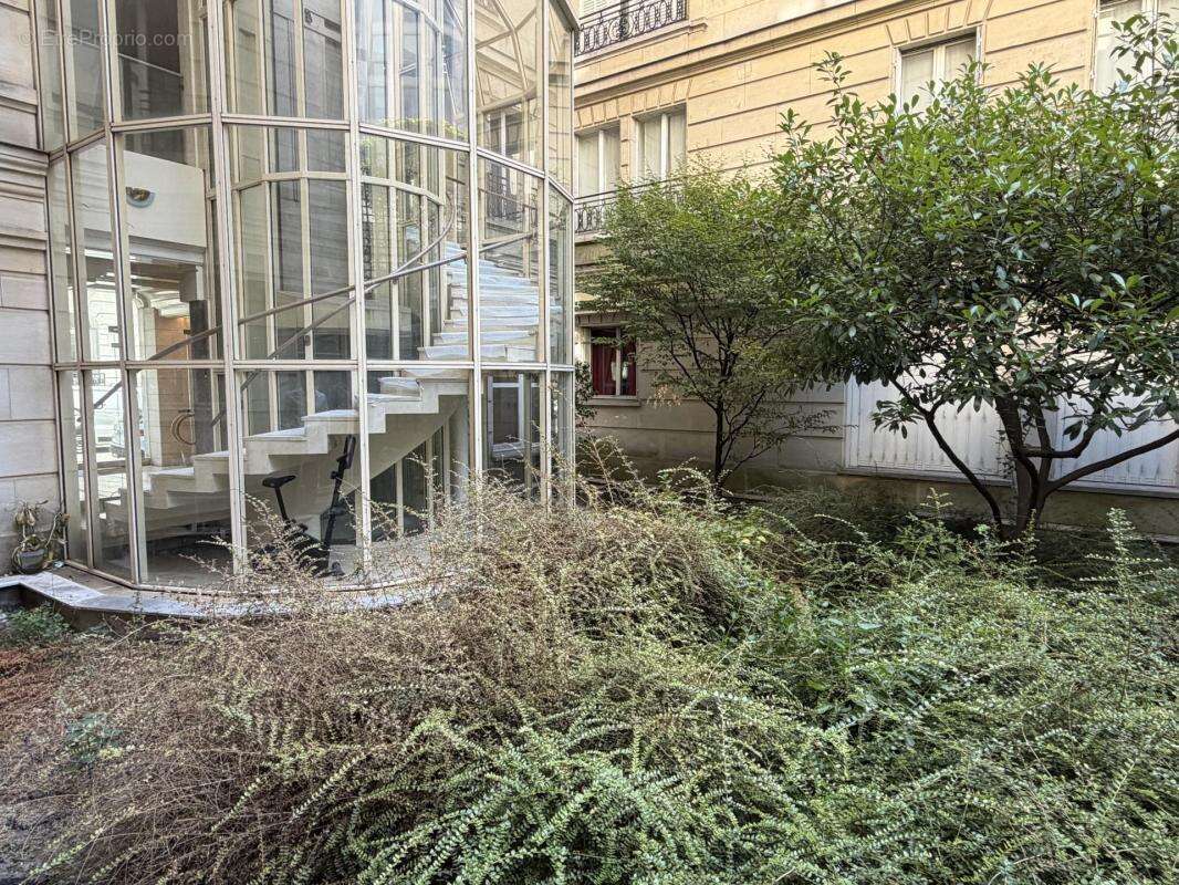 Bureaux de 218 m2 - Paris 8ème proche Champs-Élysées - photo 3