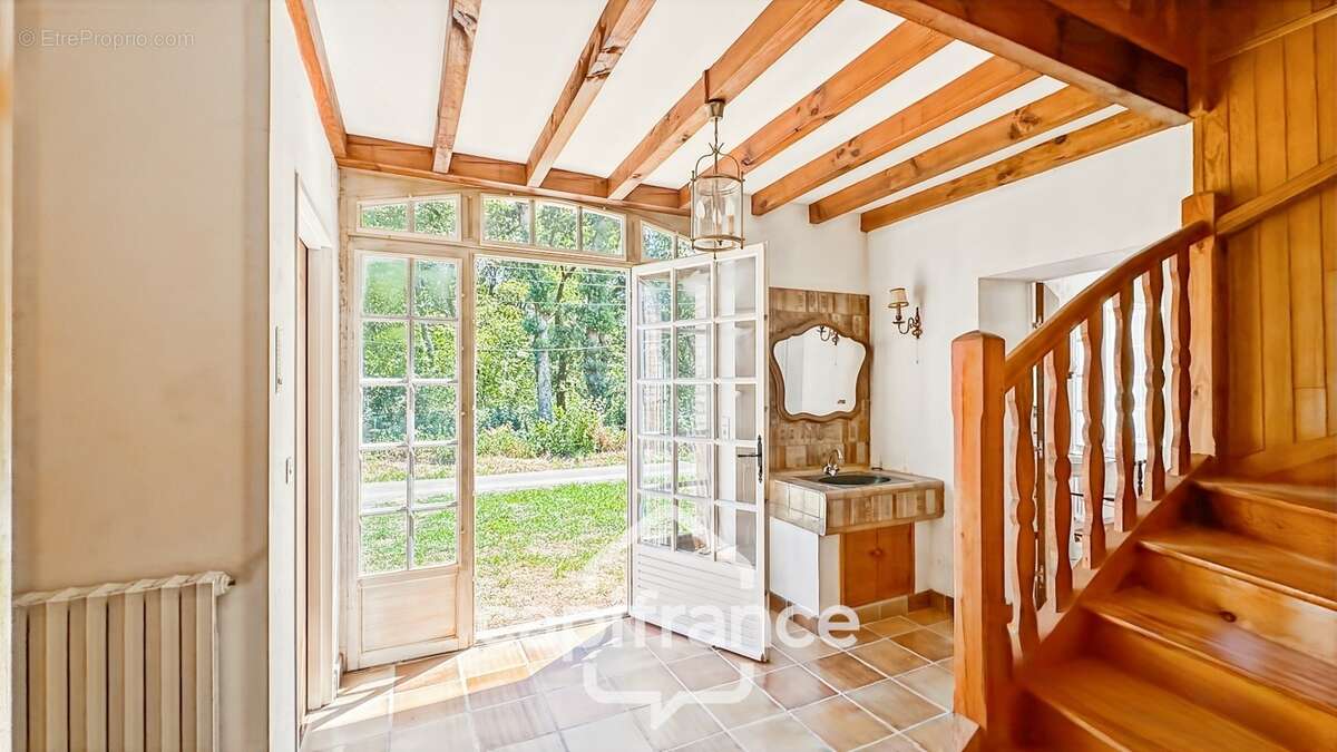 Maison de maître de caractère sur 6ha de terrain - photo 2