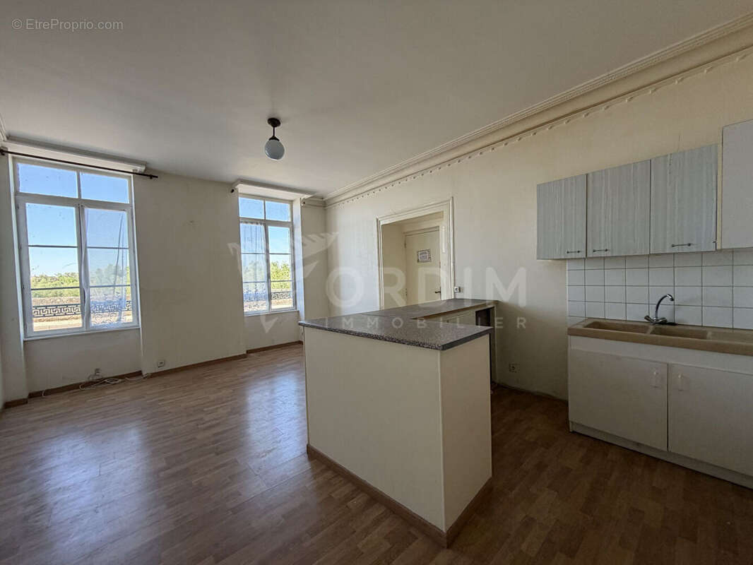 Appartement à LA CHARITE-SUR-LOIRE