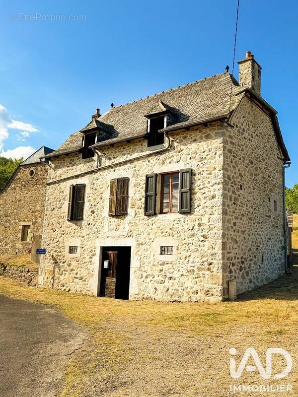 Photo 1 - Maison à ENTRAYGUES-SUR-TRUYERE
