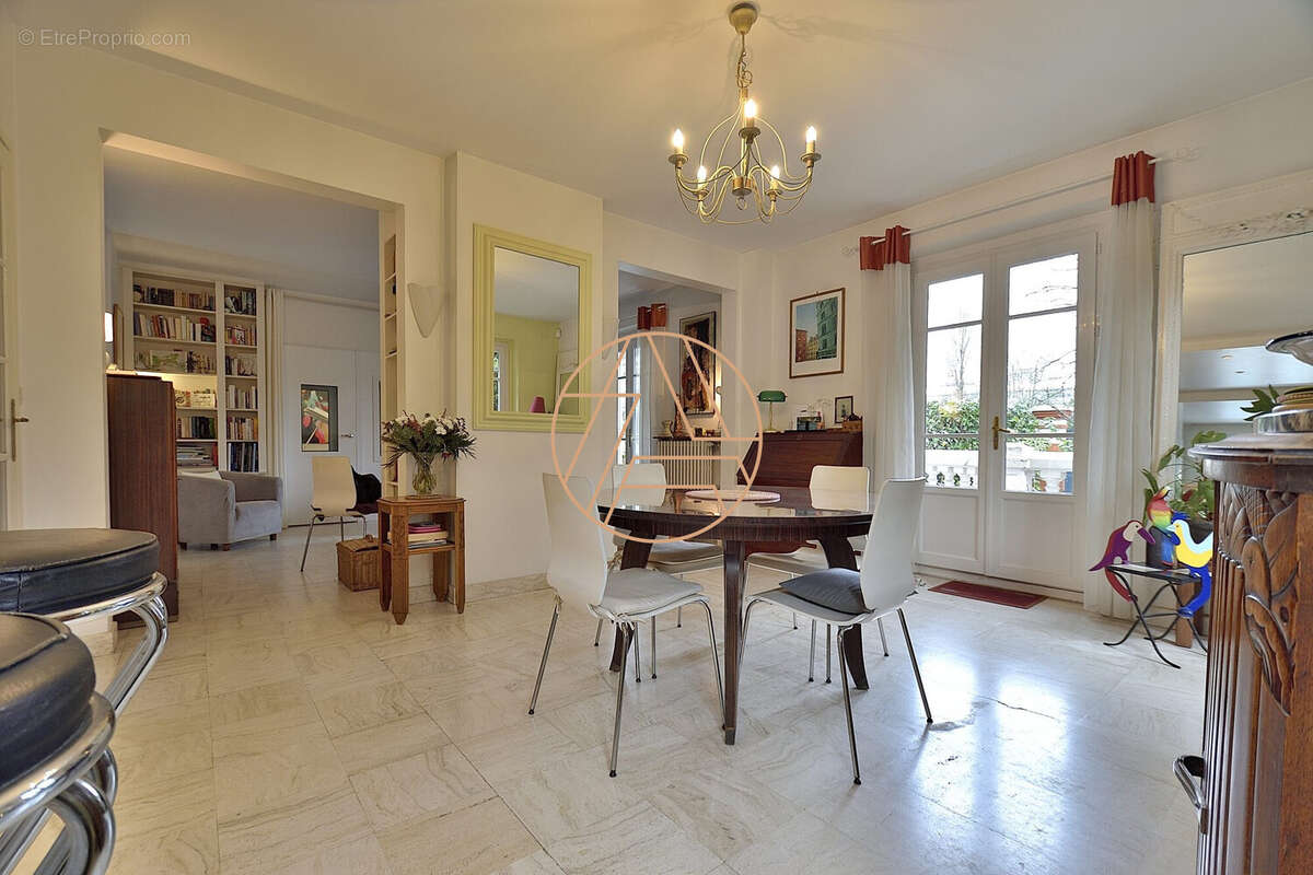 Maison à SAINT-MAUR-DES-FOSSES
