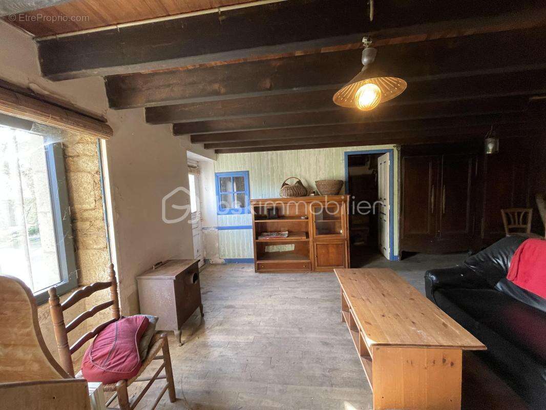 Maison en pierre à rénover au coeur d'un hameau paisible de Taupont - photo 2