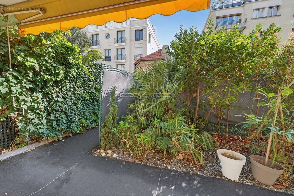 Appartement à NEUILLY-SUR-SEINE