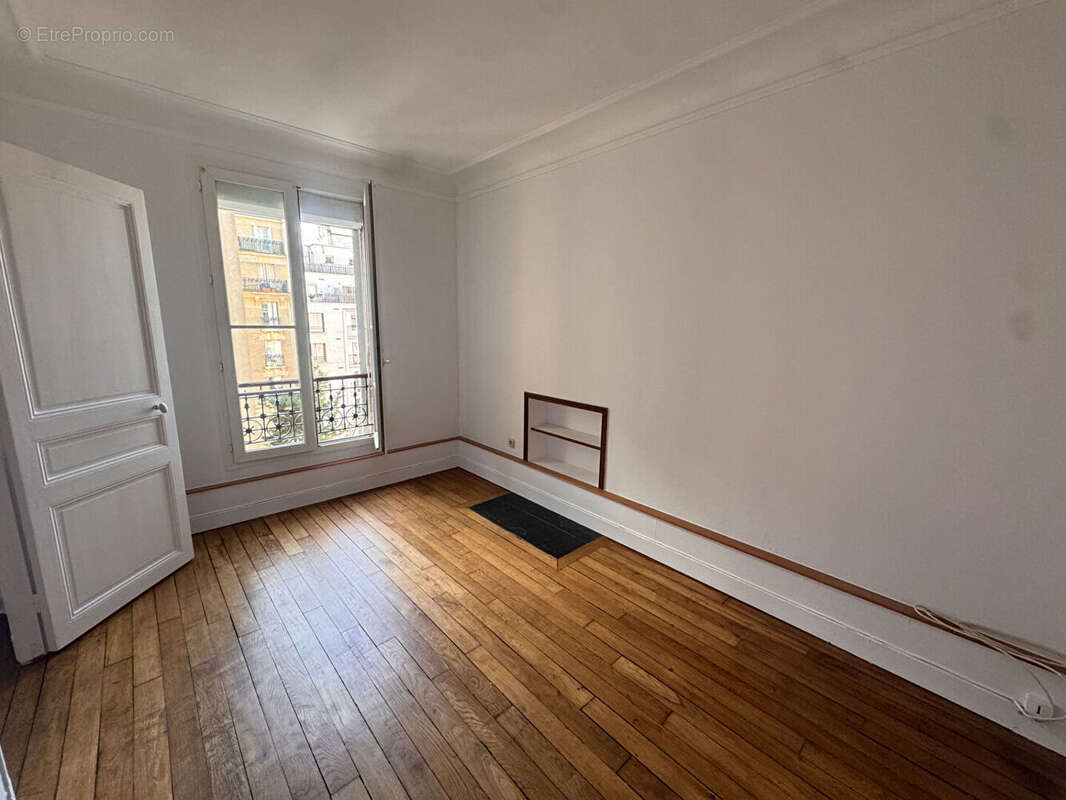 Appartement à PARIS-19E