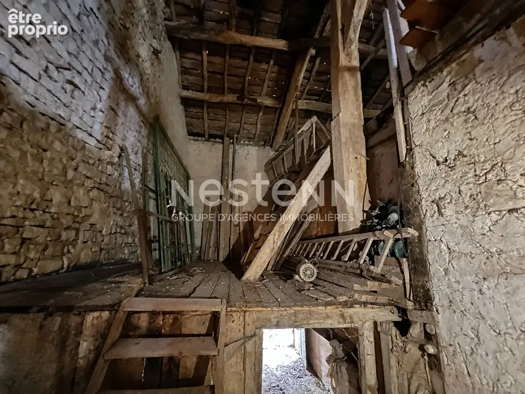 RAIVAL : Ensemble immobilier 228 m², grange, maison, jardin et terrain constructible - photo 5