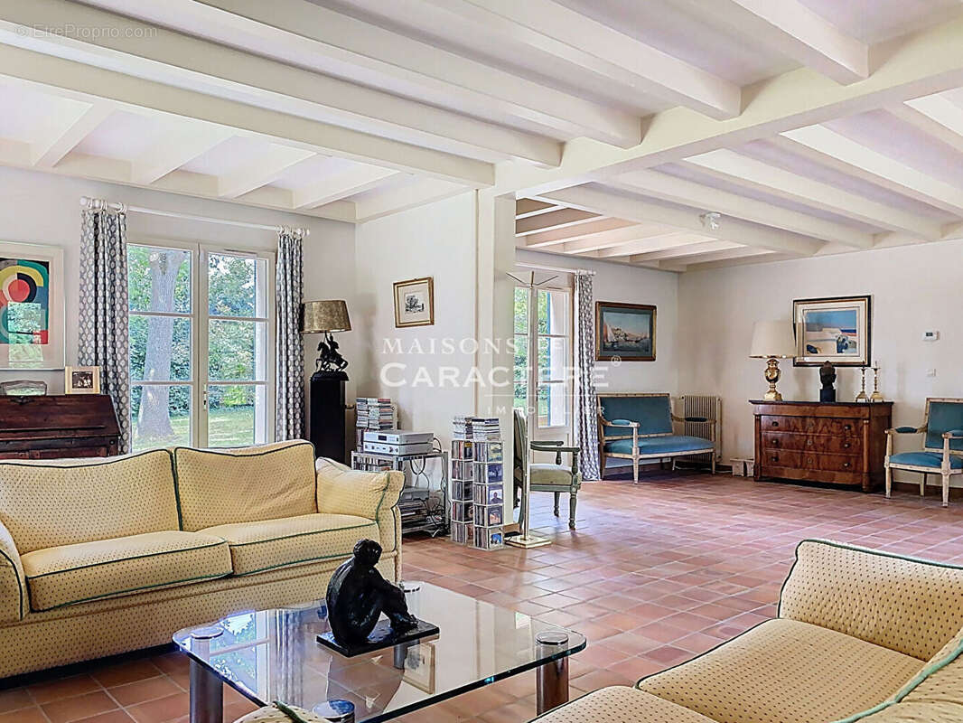 Maison à CRESPIERES