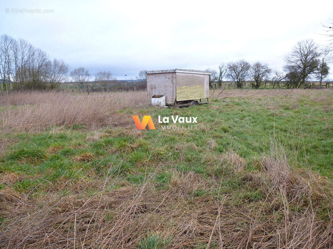 Terrain à VRONCOURT