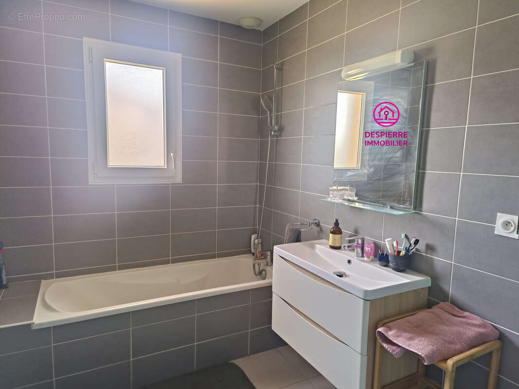 Maison à SAINT-MAURICE-L'EXIL