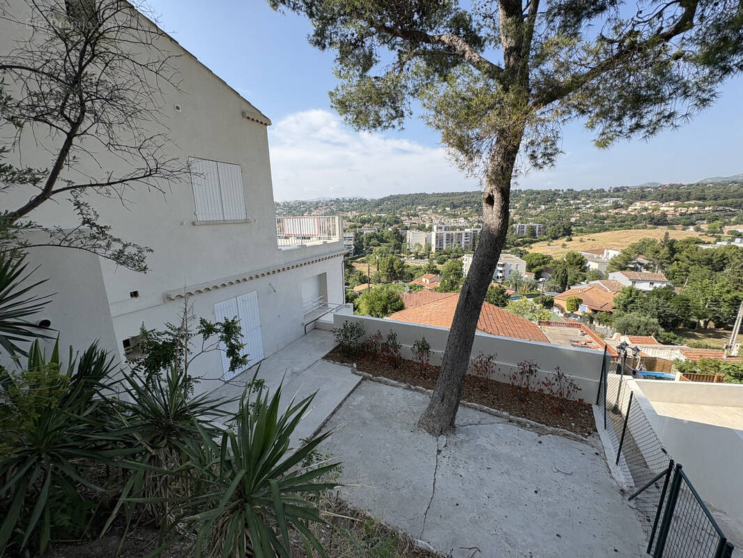 Appartement à MARSEILLE-12E