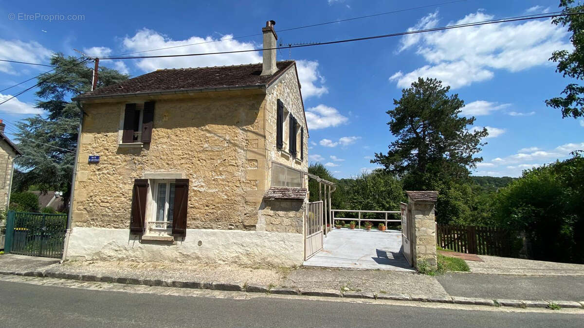 Maison à NESLES-LA-VALLEE