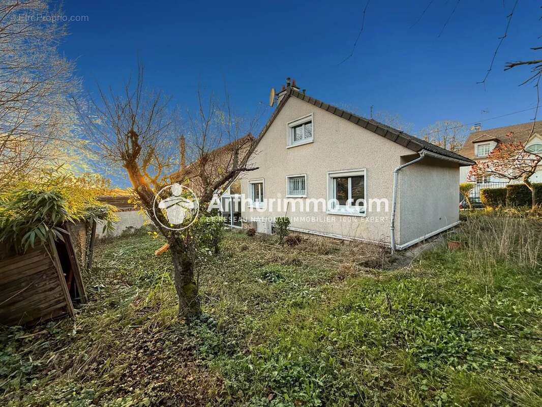 Maison à SOISY-SUR-SEINE