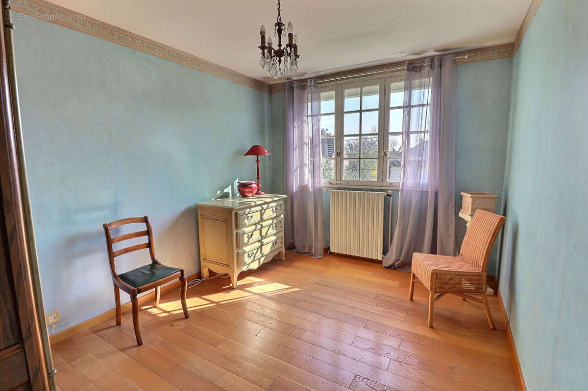 Maison à SAINT-ARNOULT-EN-YVELINES