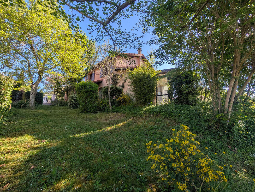 Maison à ESTRABLIN