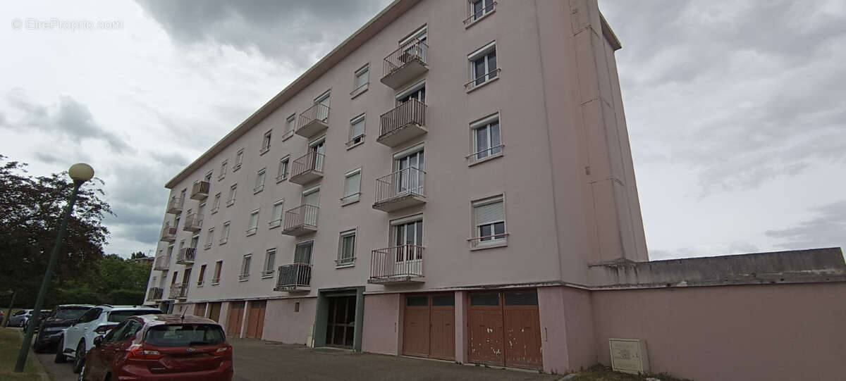 Appartement à VARENNES-VAUZELLES