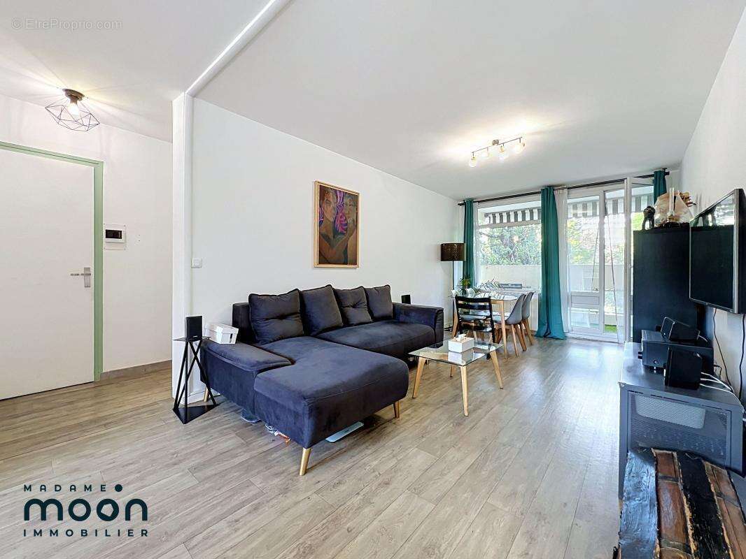 A Vendre - Appartement T3 - Balcon - Cave - Stationnement - photo 2