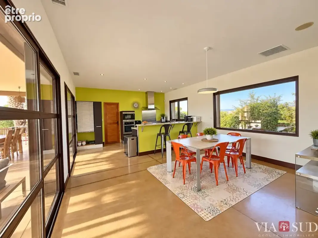 Lignan-sur-Orb  232 m² de lumière, une piscine 12 x 8 et près de 3 000 m² de parc - photo 13