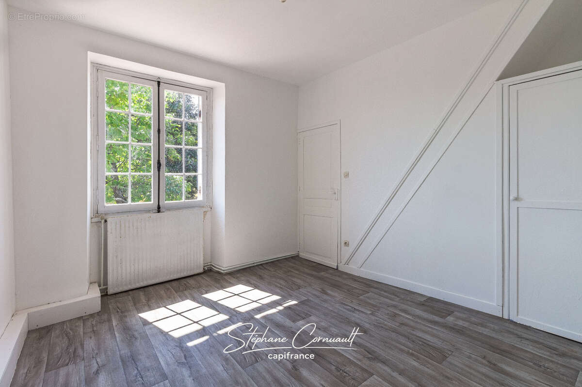 Maison en pierre de 147m² à la campagne - photo 8