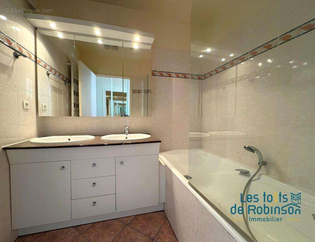 Appartement à LE PLESSIS-ROBINSON