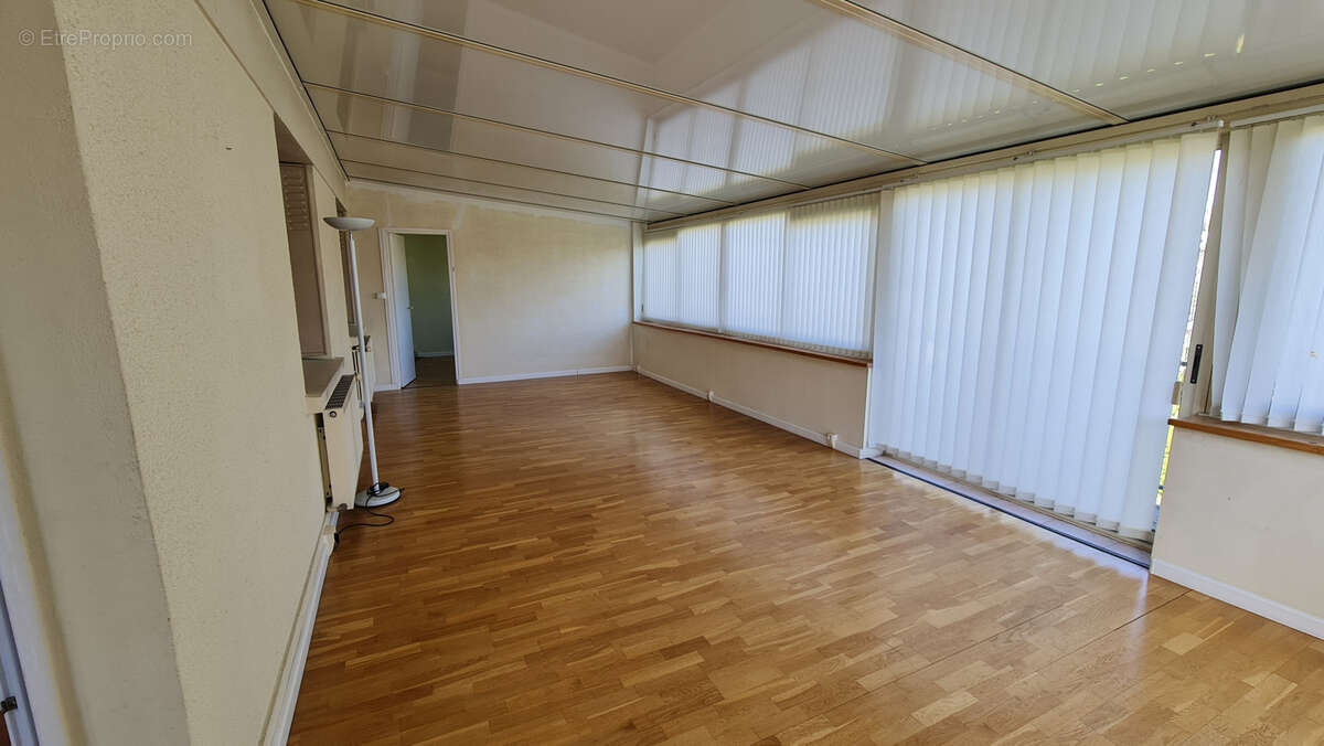 Maison à GOMETZ-LE-CHATEL