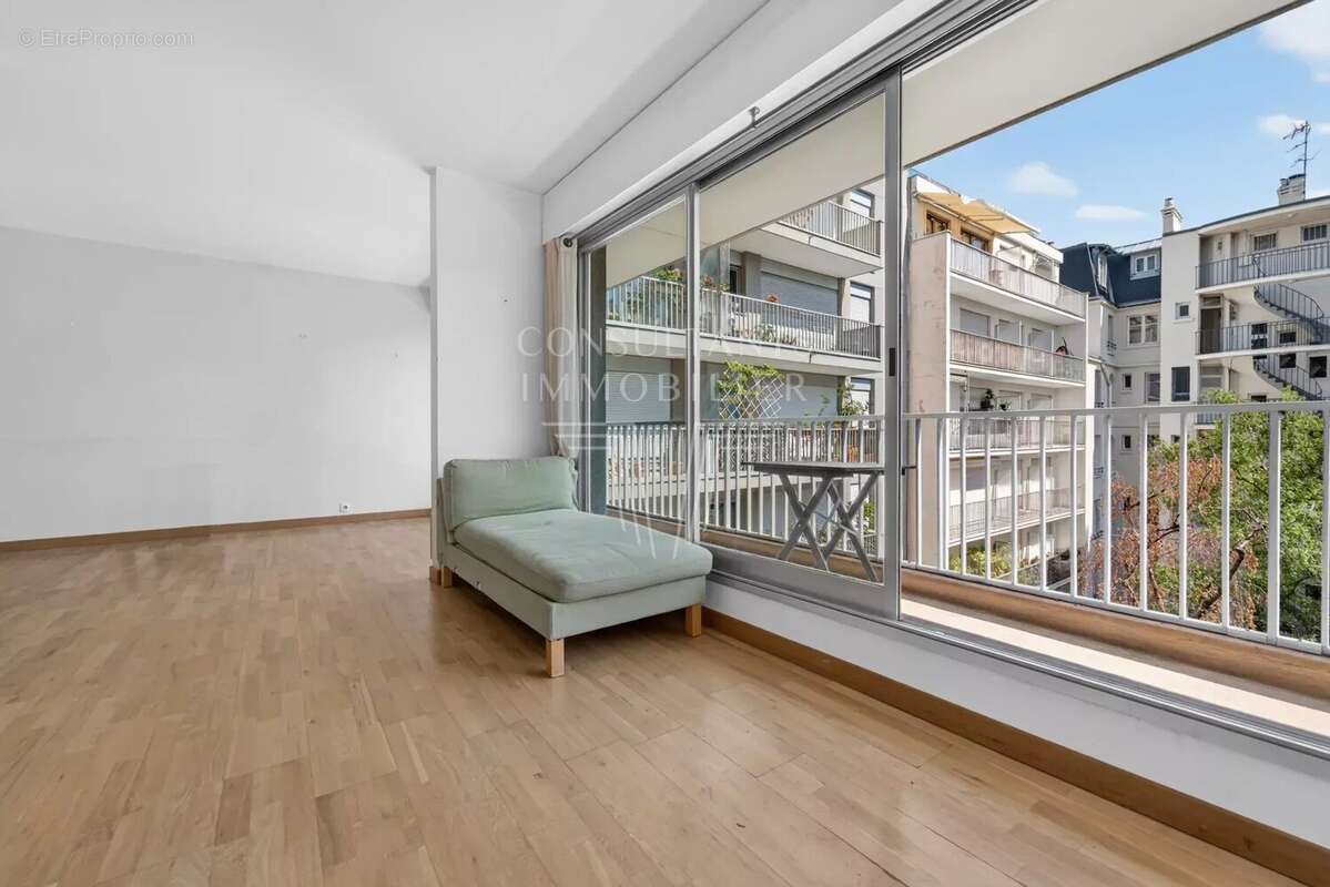 Appartement à PARIS-15E