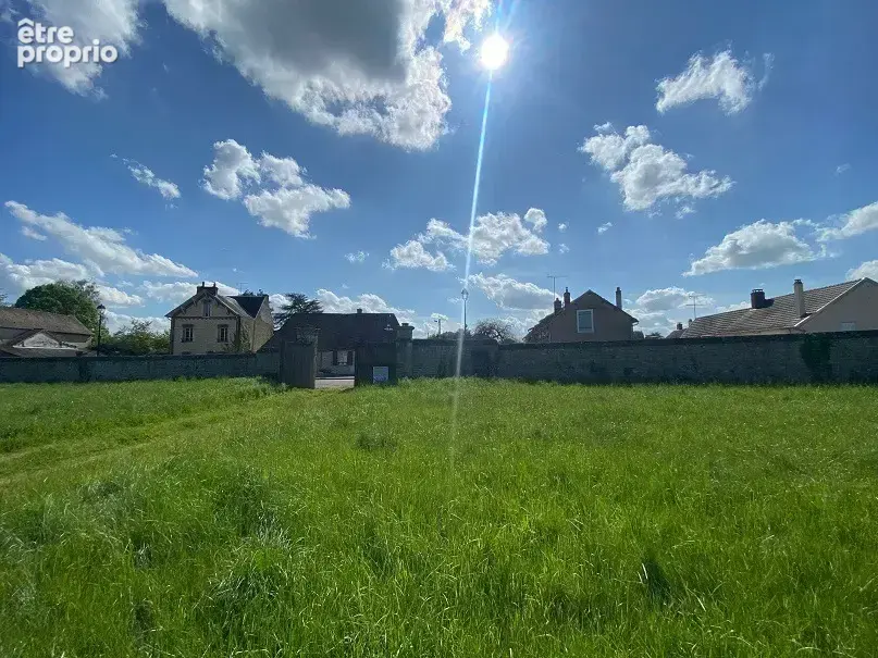 Terrain à MENILLES