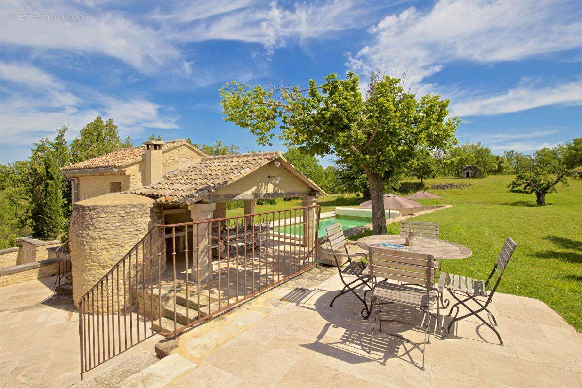Maison à BONNIEUX