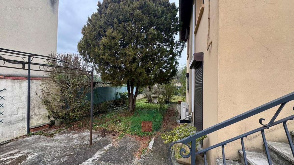 Plein centre Lévignac villa T4 jardin 469m²  garage sous sol - photo 3