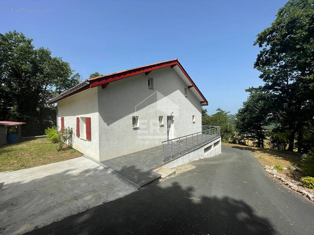 Maison à LA BASTIDE-CLAIRENCE