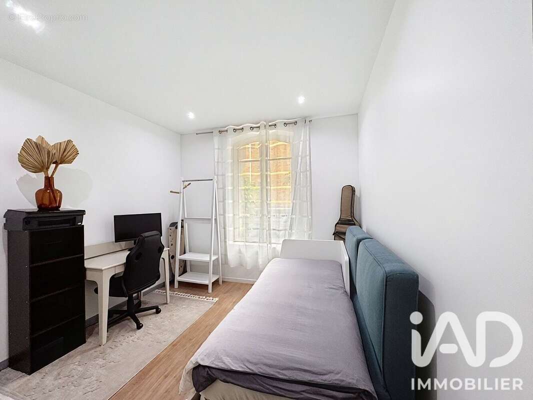 Photo 6