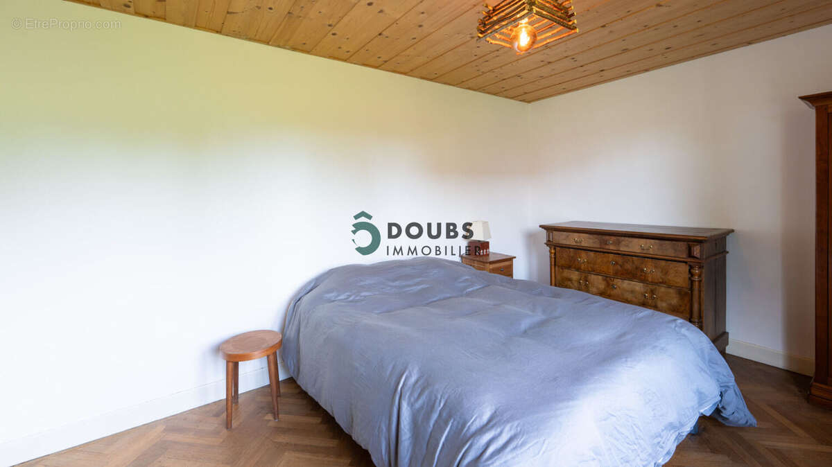 Maison à PIERREFONTAINE-LES-VARANS