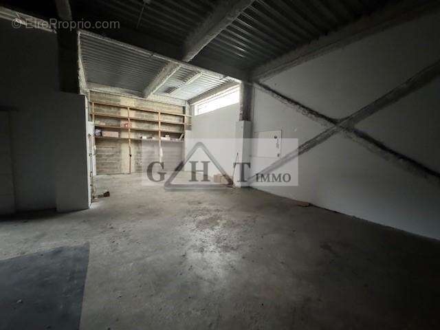 Commerce à NEUILLY-SUR-MARNE