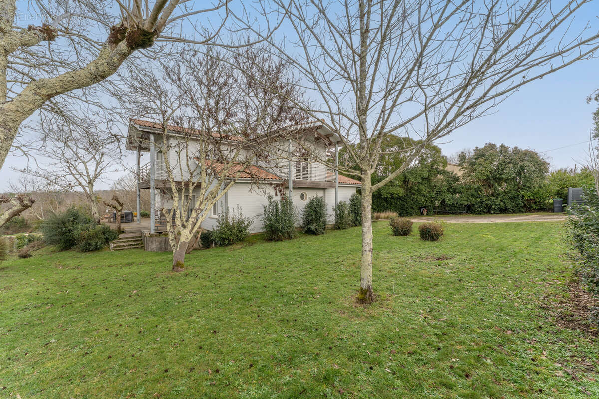 Maison à CARIGNAN-DE-BORDEAUX